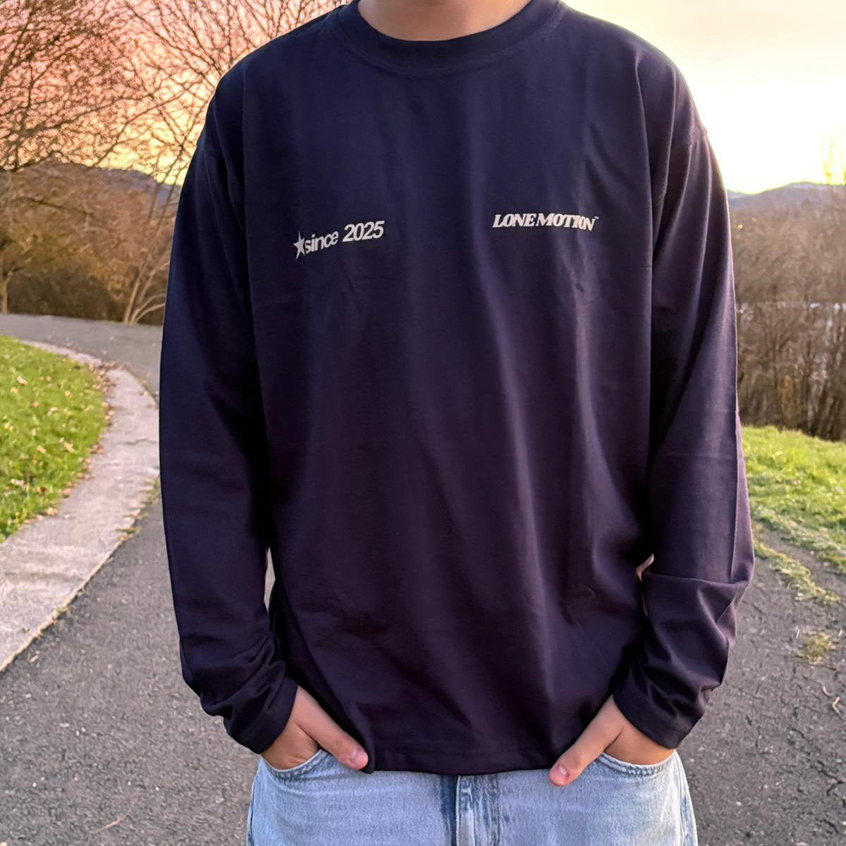 LIGHTING MOTION T-SHIRT